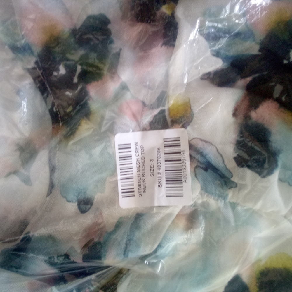 Torrid Floral Stretch Mesh Crew Neck Ruched Top 3X NEW IN PACKAGING - Picture 2 of 11